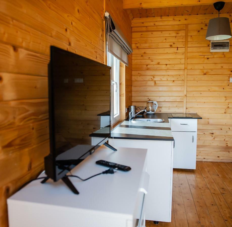 Pod Debami Wicie- Domki Drewniane Nad Morzem Wicie  Extérieur photo